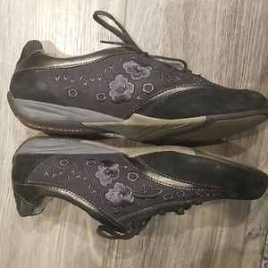 Hush Puppies women's sz 8M leather upper, balance man made shoes